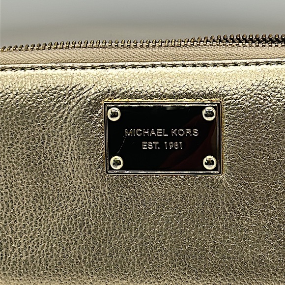 Michael Kors Authentic Glitzy Dazzling Gold Tote Purse Bag with Wallet 🔥🔥 - Picture 8 of 10